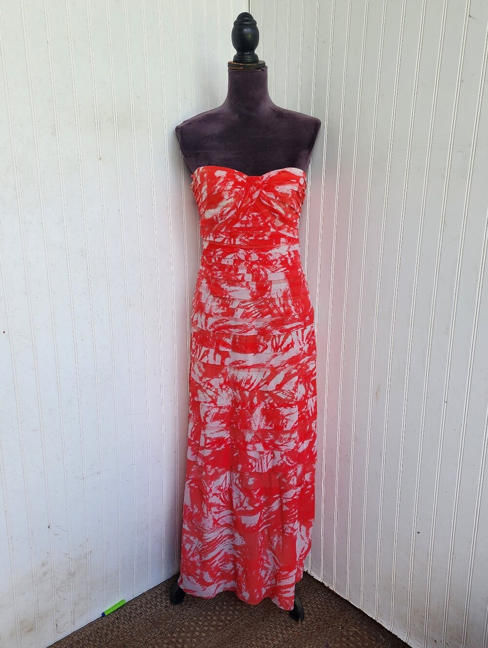 BCBGMaxAzria Women's Erika Tiered Gown Coral Pink Mesh Stretch Strapless Sz 8